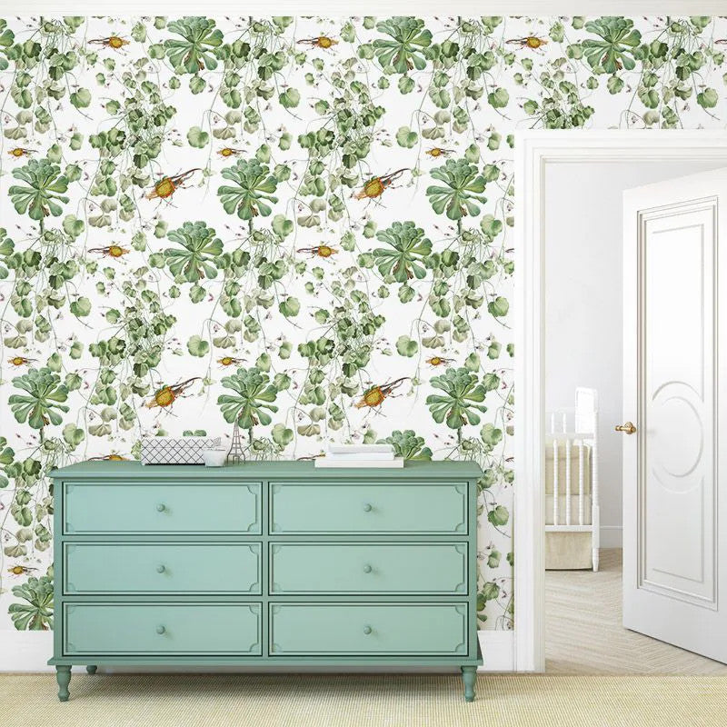 Bugs and Leaves Wallpaper Vladila